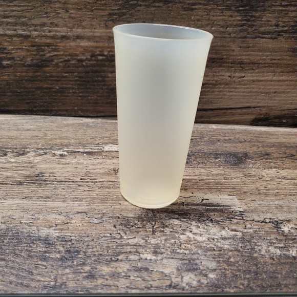 Vintage Tupperware 1329-4 Salt/Pepper Shaker Replacement CUP ONLY 4 1/2" - Picture 1 of 2